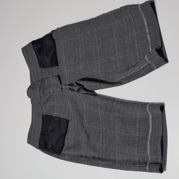 Ricki’s Plaid short Size 2 - Picture 10 of 10